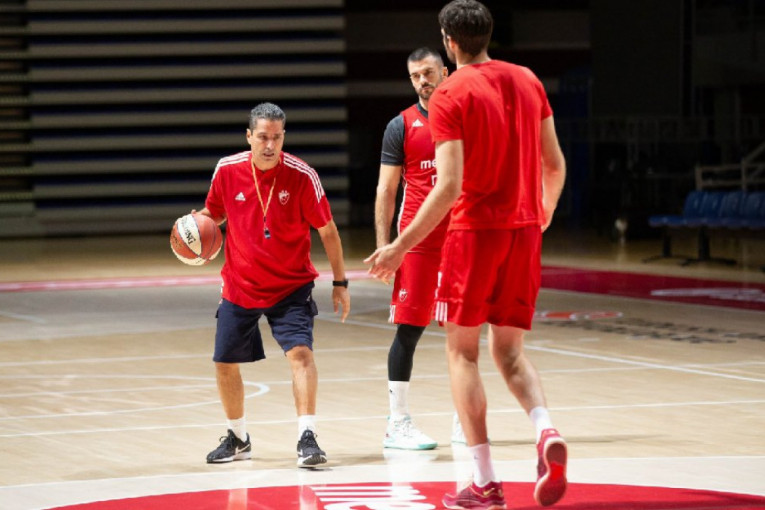 Janis Sferipulos već zasukao rukave.