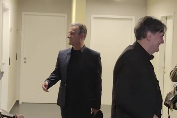 ISTINA O RAZVODU NAŠEG PEVAČA: Nakon što je dobio OVAJ POZIV sve se promenilo, BRAK im je pukao zbog nakon 7 godina!