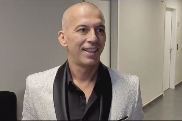 OVDE SE TOPALKO NAPIO PRE SUSRETA S POLICIJOM: Folker lumpovao u kafani, ONE su mu pravile društvo! (GALERIJA)