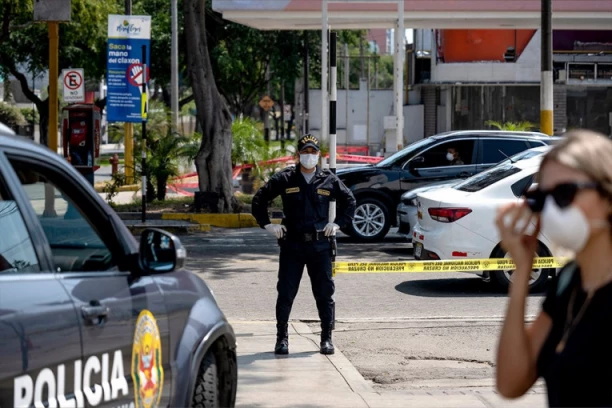 UPUCAN PREDSEDNIČKI KANDIDAT! Pogodila ga TRI METKA dok je sedeo u automobilu (FOTO, VIDEO)