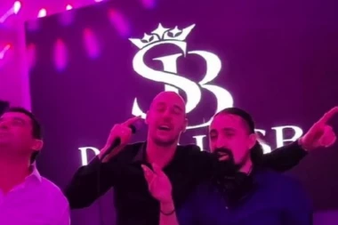 NE ZABORAVLJA ZVEZDU: Milan Borjan se latio mikrofona i bacio Delije u trans! (VIDEO)