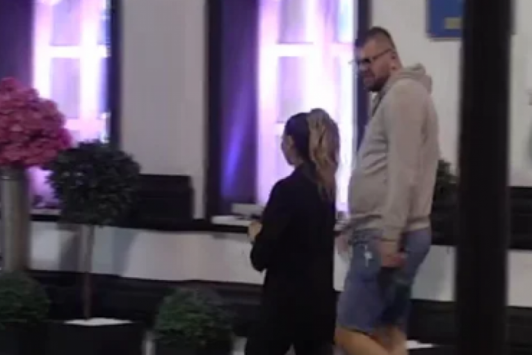 Janjuš i Aneli Elita