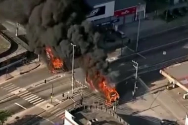 KRIMINALCI ZAPALILI RIO DE ŽANERIO! Ubijen im vođa, oni dižu u vazduh delove grada! (VIDEO)