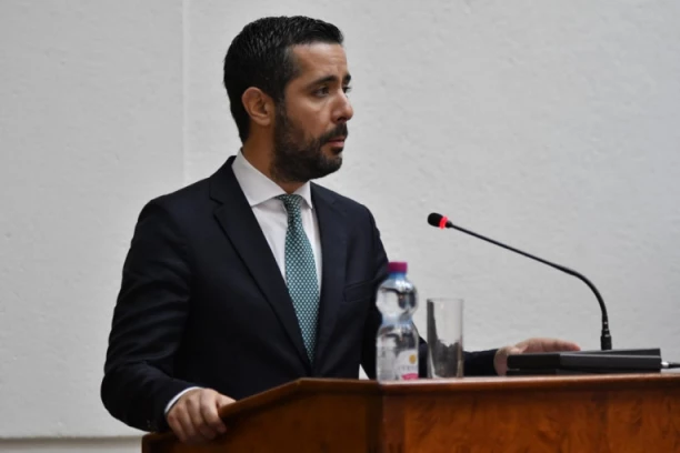 MOMIROVIĆ: Važno je da Srbija i Crna Gora nastave da rade na daljem unapređenju ekonomske saradnje