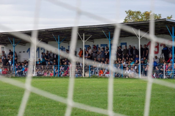OČEKUJU SE PUNE TRIBINE U TITELU: Derbi kola se igra u nedelju - tražiće se mesto više!