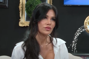 STANIJA OBJAVILA NAJINTIMNIJI SNIMAK MAJKE: Cela nacija ZINULA, mahala joj GOLA i vikala da prestane da snima (FOTO)