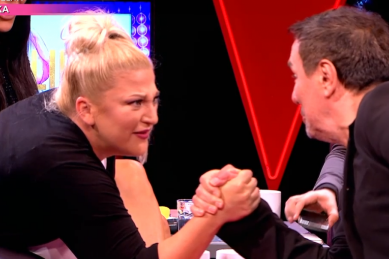 Nataša Aksentijević i Keba obaraju ruke