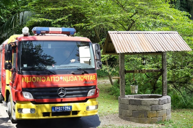 CRNO JUTRO KOD PARAĆINA: Vatrogasci je izvukli živu iz bunara, nesrećna žena preminula u bolnici