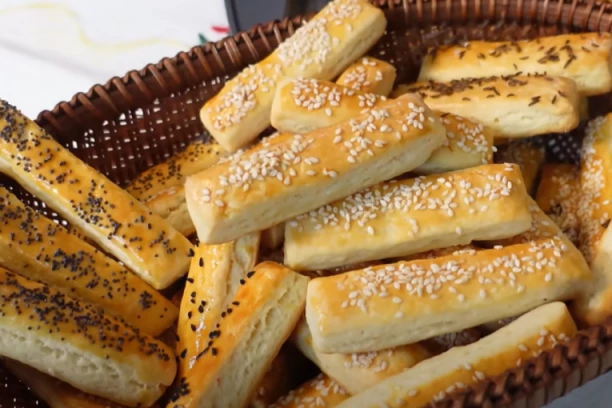 DOMAĆI SLANCI KAO IZ PEKARE: Od njih miriše cela kuća, bolji i od kupovnih!