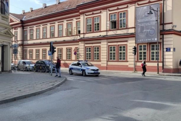HAVARIJA U CENTRU ČAČKA! Tokom izvođenja radova PRESEČENE gasovodne cevi, iz ustanova EVAKUISANI radnici! (FOTO)
