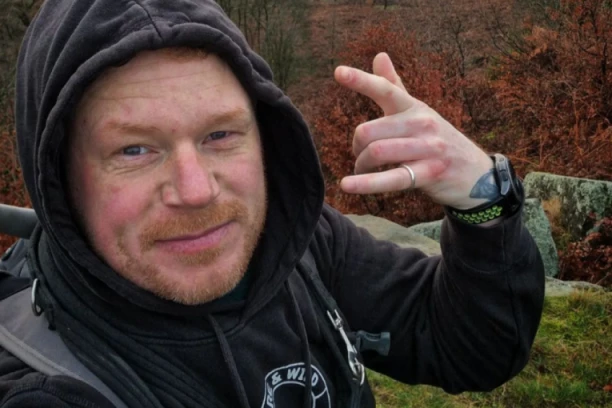 VERUJE DA GA KOZMETIČARKA ZA DLAKU ODVELA U SMRT: Kada je dobio DIJAGNOZU melanoma, jasno mu je bilo šta je sve uzrokovalo!