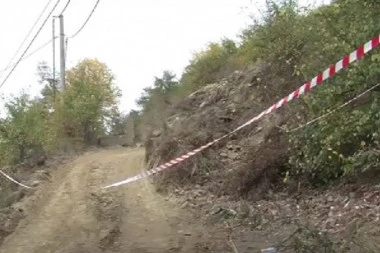 LJUDSKE KOSTI SU ISKOPAVALI IZ ZEMLJE! Eparhija otkrila šokantne detalje skrnavljenja pravoslavnog groblja na KiM