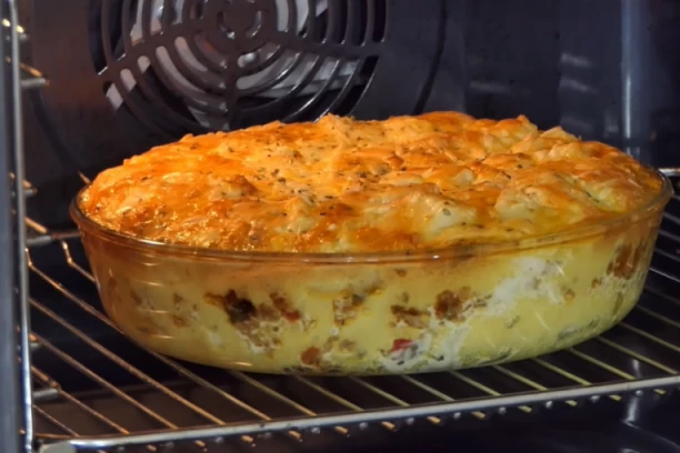 KAJGANA IZ RERNE SA POVRĆEM: Vreme je da promenite svoj DORUČAK, ovaj način pripreme i sam ukus će vas ODUŠEVITI!