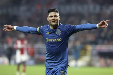 NASTAVLJENA AGONIJA MILANA! PSŽ PONIZIO roso-nere! Het-trik Evanilsona režirao PREOKRET! (VIDEO)