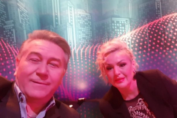 HALID MUSLIMOVIĆ  SNIMIO DUET SA SUPRUGOM! Pevačev potez iznenadio mnoge, a naziv pesme otkriva tajnu čuvanu godinama