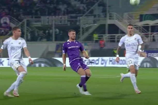 ČUKARIČKI SE UPISAO U ANALE KLUBA IZ FIRENCE: Firentina brojala do šest i zabeležila istorijski trijumf!