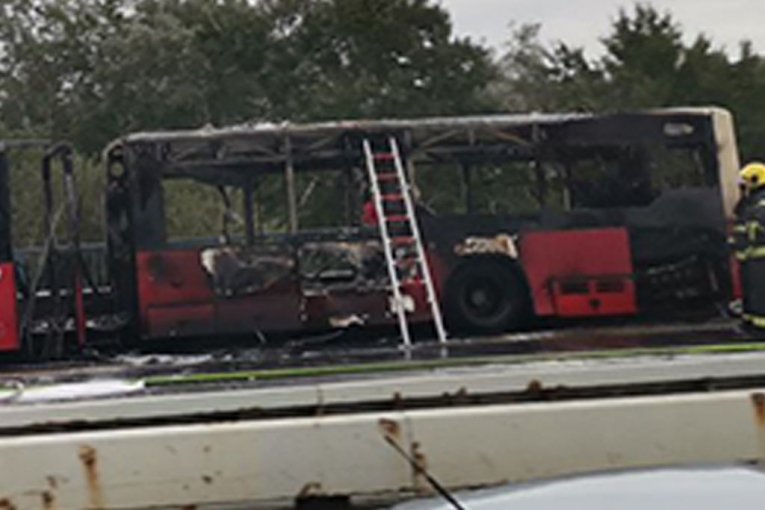 ''SAMOZAPALIO SE''! Oglasili se iz GSP nakon što je autobus nestao u plamenu na Brankovom mostu!