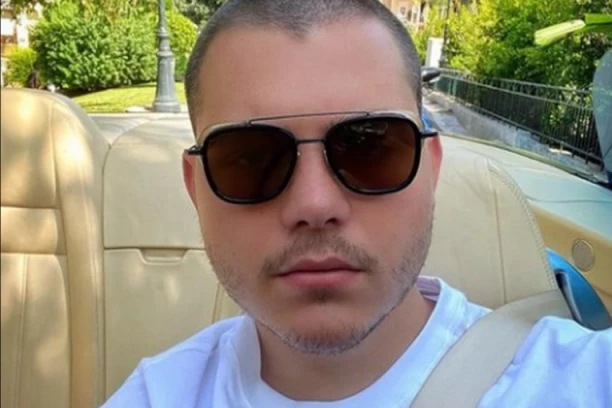 Viktor Živojinović DOŽIVEO NEZGODU NA LETOVANJU?! Brenin sin pokazao MODRICE, ove fotografije zabrinule javnost! (FOTO)