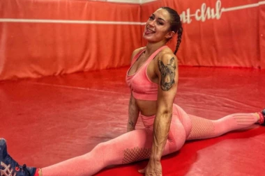 "SRPSKA PRINCEZA" BIJE KAO SVETI ILIJA: Bavi se ekstremnim sportom, a zbog sajta za odrasle doživela je velike neprijatnosti! (FOTO GALERIJA, VIDEO)