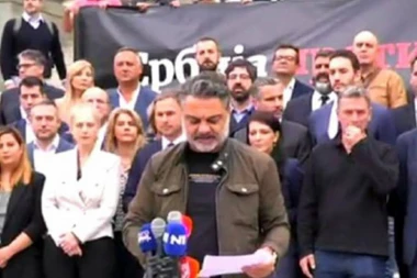 SAD JE POSTALO JASNO KOLIKU PODRŠKU IMAJU! Opozicija skupila više novinara na skupu nego naroda