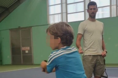 NOVAČE, NAJVEĆI SI! Đoković ULEPŠAO dan Jovanu! Evo kako ga je USREĆIO! (VIDEO)