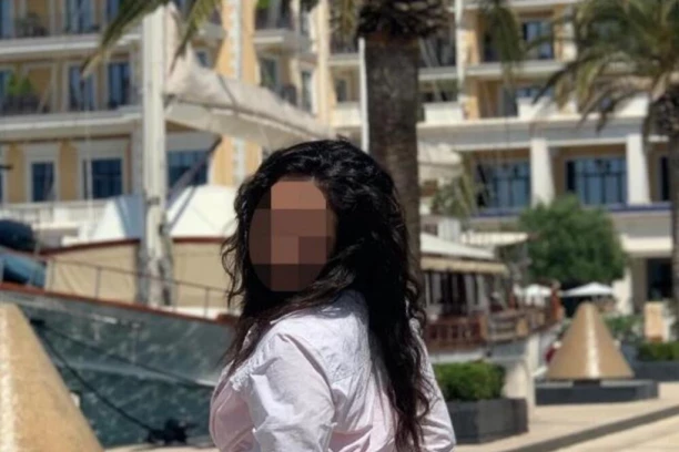 POZNATO STANJE DEVOJKE KOJA JE POVREĐENA U NOVOM SADU: Pala sa visine od ČETIRI METRA u holu fakulteta - oglasili se njeni lekari