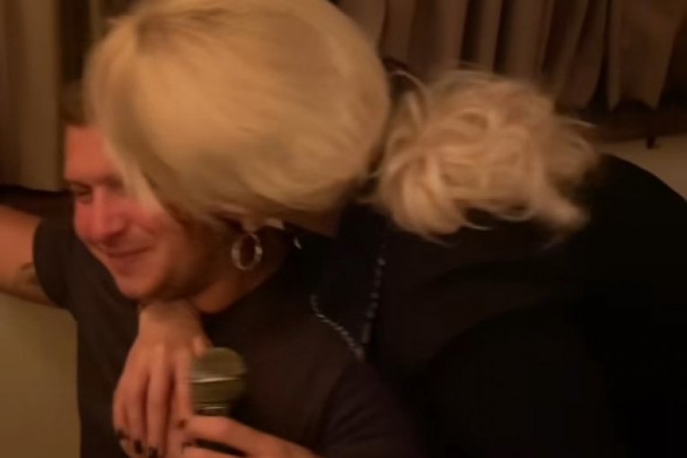 Stefan Karić u provodu sa Suzanom Perović