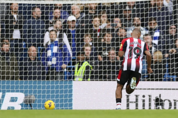 LONDON U SUZAMA: "Plavci" nastavljaju sa posrtanjima - "pčele" odnele bodove sa Stamford bridža! (FOTO GALERIJA)
