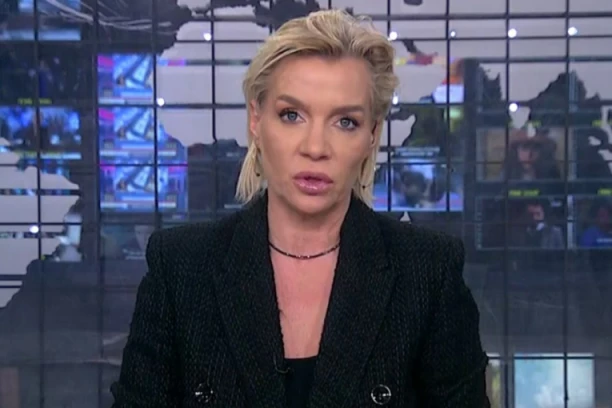 MUŽ VODITELJKE PINKA SE SKINUO: Osvanula intimna fotografija zgodnog MACANA, pokazao ČIME RASPOLAŽE! (FOTO)