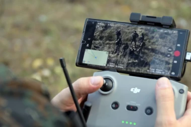 KAMERAMA ČEŠLJAJU TEREN: Srpska policija u velikoj akciji, scene kao iz filma (VIDEO)