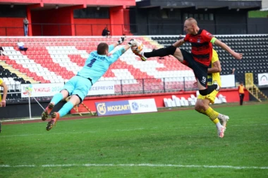 GLAD ZA POBEDOM I TIMSKA IGRA ODVELI SU IH DO USPEHA: Fudbaleri Slobode nakon preokreta savladali "kanarince"! (FOTO GALERIJA)