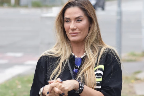 ŠTA BI ACA BULIĆ REKAO NA OVO?! Ana Ćurčić u nikad provokativnijem izdanju, ovakvu je u Zadruzi nikada nismo videli!