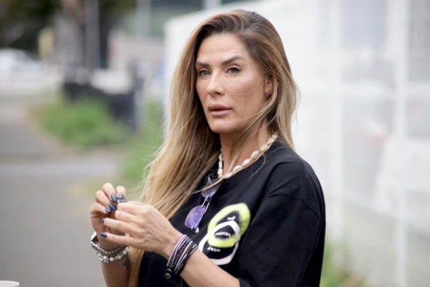 ANI ĆURČIĆ SLOMLJENO SRCE: Saznala za TUŽNE VESTI, pa se OPROSTILA!