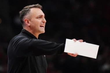 RAJAKOVIĆ URLAO NA SUDIJE ZBOG EMBIDA, PA DOBIO TEHNIČKU! Toronto OŠTEĆEN! NBA liga PRIZNALA grešku! (VIDEO)