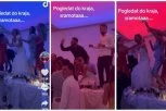 "SRAMOTA! SVEKRVO, NEK TI JE SA SREĆOM SA OVAKVOM SNAJKOM!" Snimak mlade na svadbi zapalio društvene mreže - DOMAĆICA! (VIDEO)