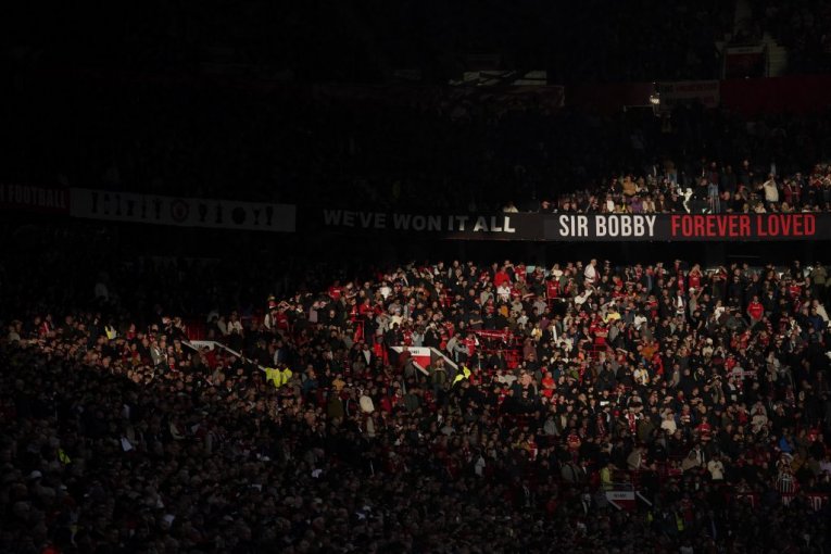 Old Traford se oprostio od Ser Bobija Čarltona