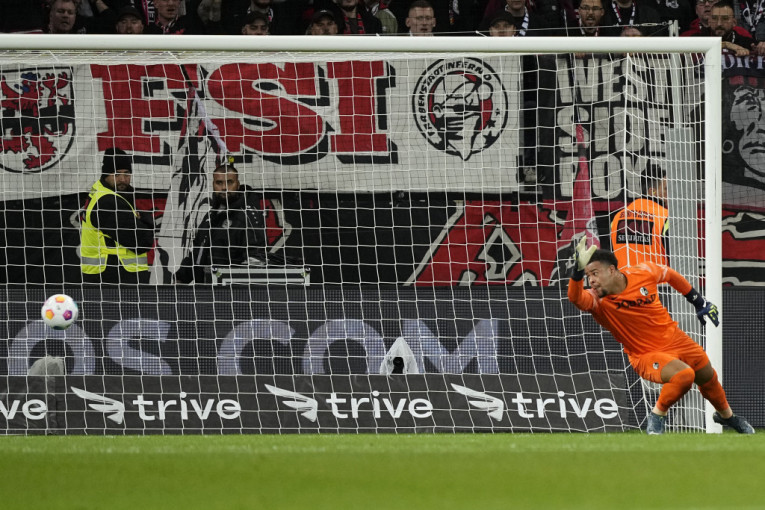 Novi trijumf Bajera u borbi za "salataru"