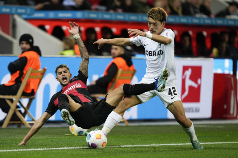 Novi trijumf Bajera u borbi za "salataru"