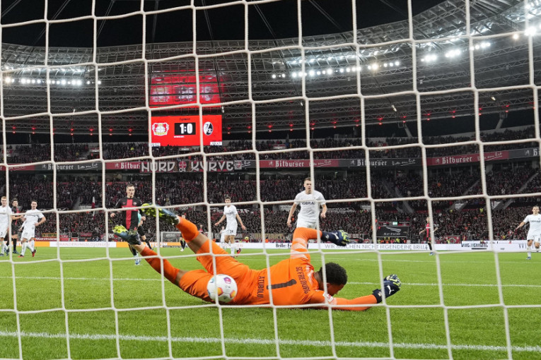 Novi trijumf Bajera u borbi za "salataru"