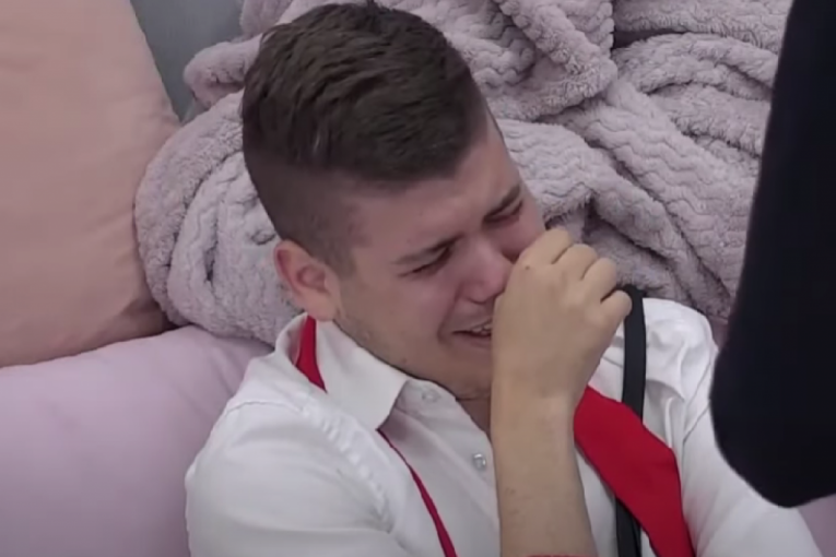 Uroš Stanić plače Elita
