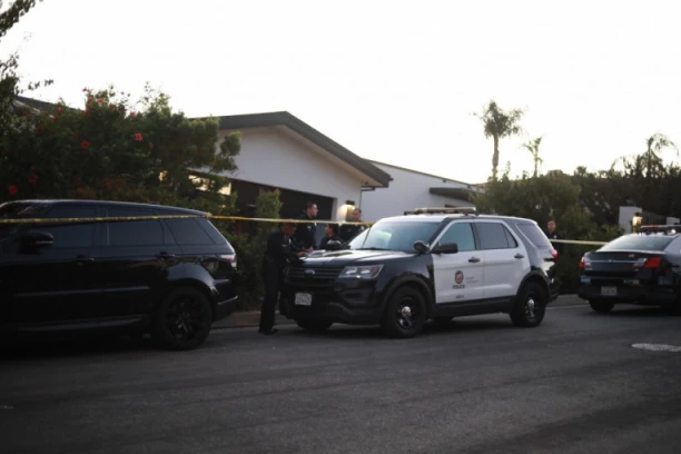 NOŽ SAKRIO U ŠKOLSKOM TOALETU: Dečak (14) došao na čas u nameri da UBIJE DRUGOVE, a onda se dogodio OBRT