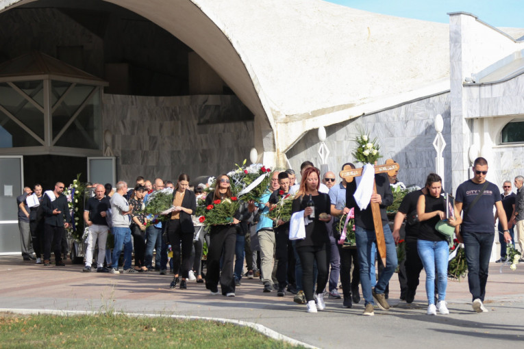 Izlazak povorke iz kapele