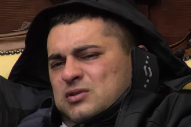 BEBICA KRIJE TEŠKU BOLEST: Svakog trenutka može da UMRE!