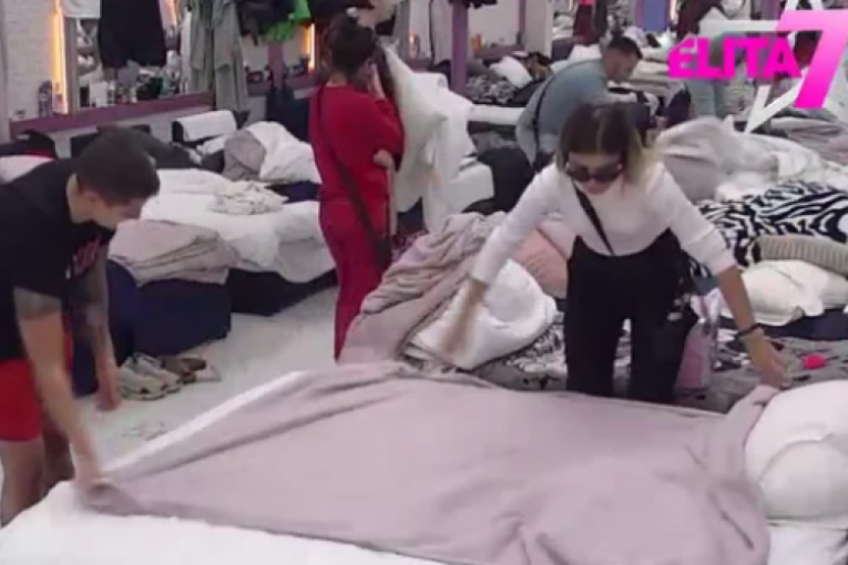 Bojana i Anđela se uselile u zajednički krevet