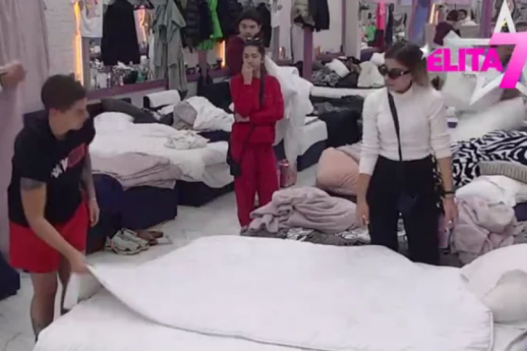 Bojana i Anđela se uselile u zajednički krevet