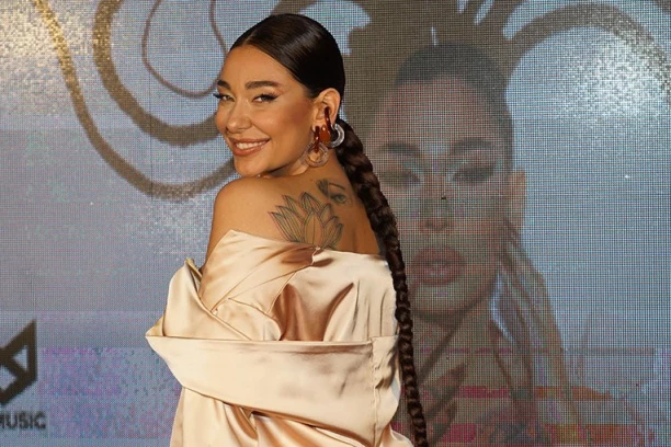 LAKŠE MI JE BEZ URAGANKI: Sanja Vučić progovorila o svom "Remek-delu", ovo je USLOV da bi sa nekim snimila duet!