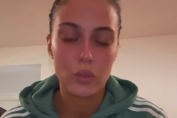 POPULARNA PEVAČICA JEDE 100 KRASTAVACA DNEVNO: Mahrina otrila TAJNI RECEPT za kojim će sve devojke POLUDETI (VIDEO)