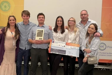 ŽIRI OLIZAO TANJIRE: "BRAVO, SRBIJA"! Tim studenata iz Zemuna osvojio drugu nagradu na takmičenju "Ecotrophelia Europe 2023" - RASPAMETILI EVROPU ŠLJIVOM I JABUKOM! (FOTO)