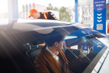 SAMO NA NIS-ovim PUMPAMA: Platite gorivo bez izlaska iz automobila!