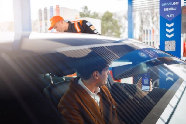 SAMO NA NIS-ovim PUMPAMA: Platite gorivo bez izlaska iz automobila!